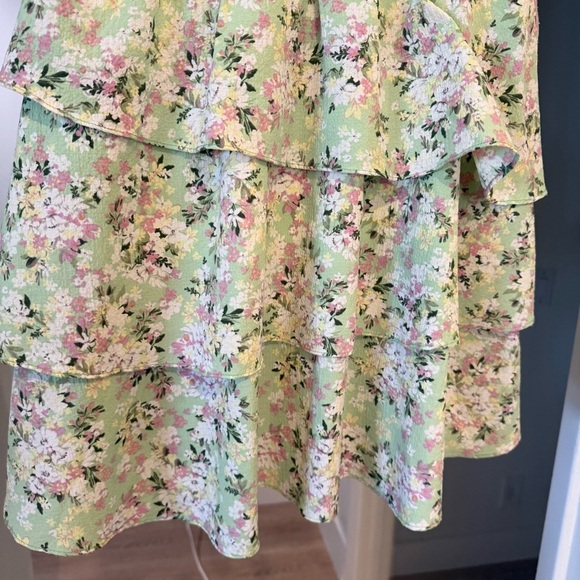 BCBGeneration Ditsy Floral Smocked Waist Tiered Skirt Ruffle Mini Dress Sz Large - Picture 12 of 13